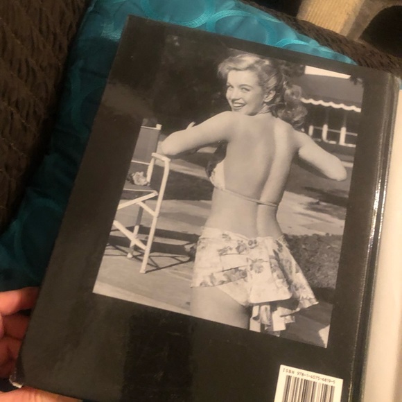 Very glamorous life of Marilyn Monroe vintage book - Picture 8 of 9